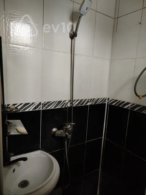 Kirayə verilir 2 otaqlı yeni tikili 50 m²