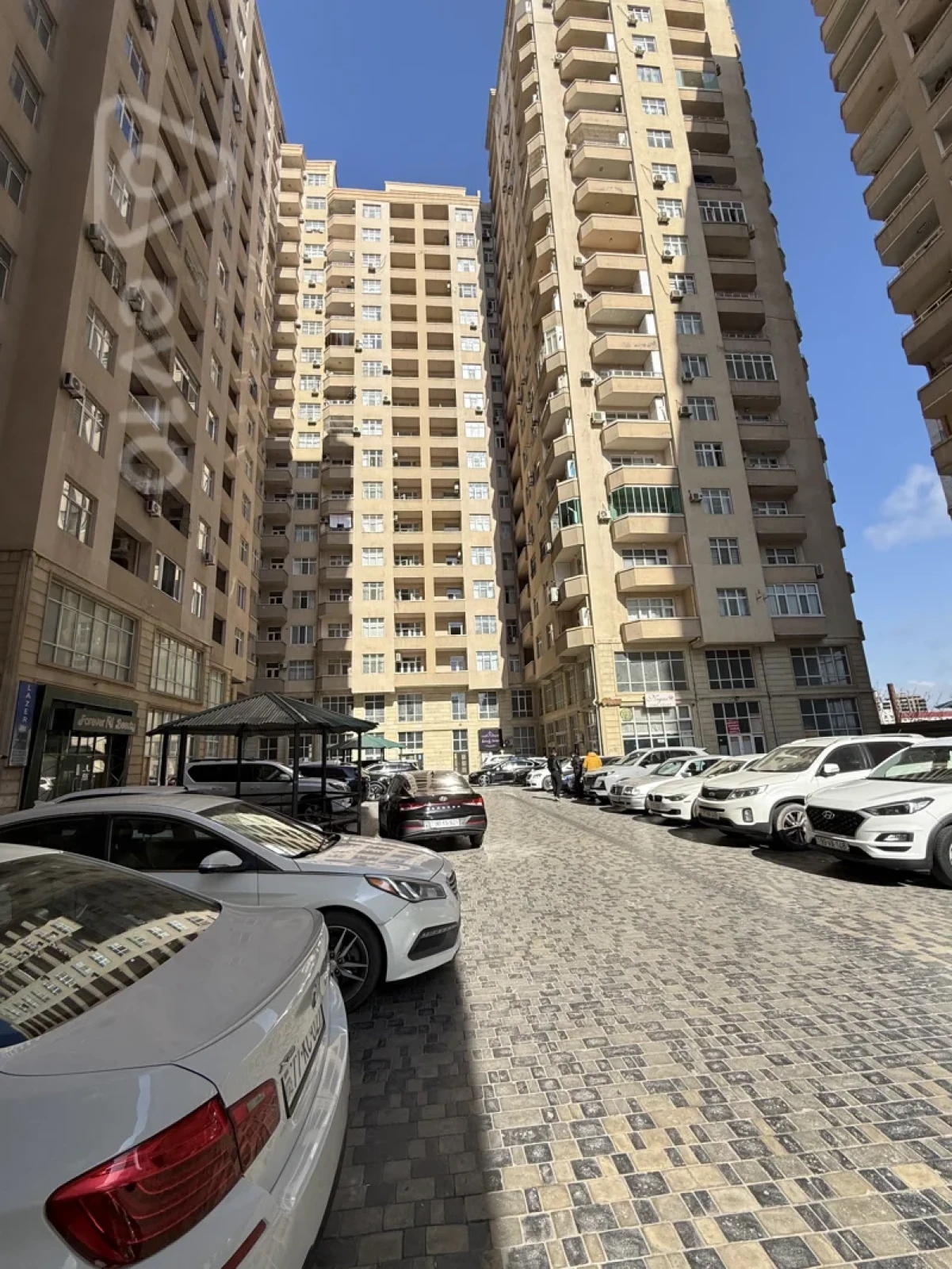 Kirayə verilir 3 otaqlı yeni tikili 172 m²