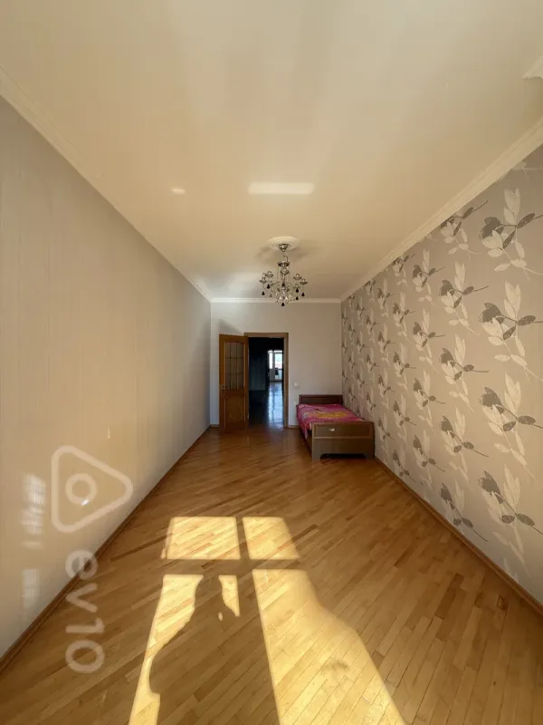 Kirayə verilir 3 otaqlı yeni tikili 172 m²