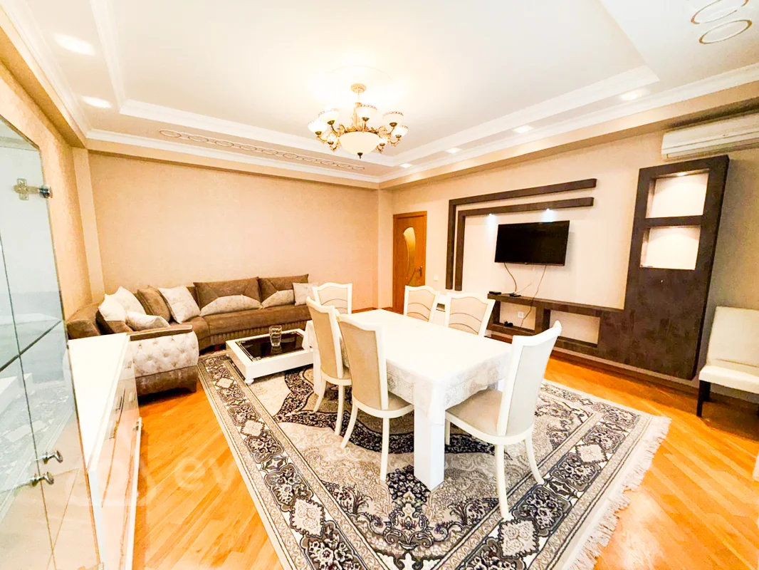 Kirayə verilir 3 otaqlı yeni tikili 130 m² — Bakı, Nizami 3 otaq 130.00 m²