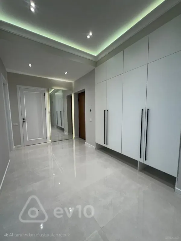 Kirayə verilir 3 otaqlı yeni tikili 140 m²