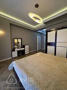 Kirayə verilir 3 otaqlı yeni tikili 140 m²