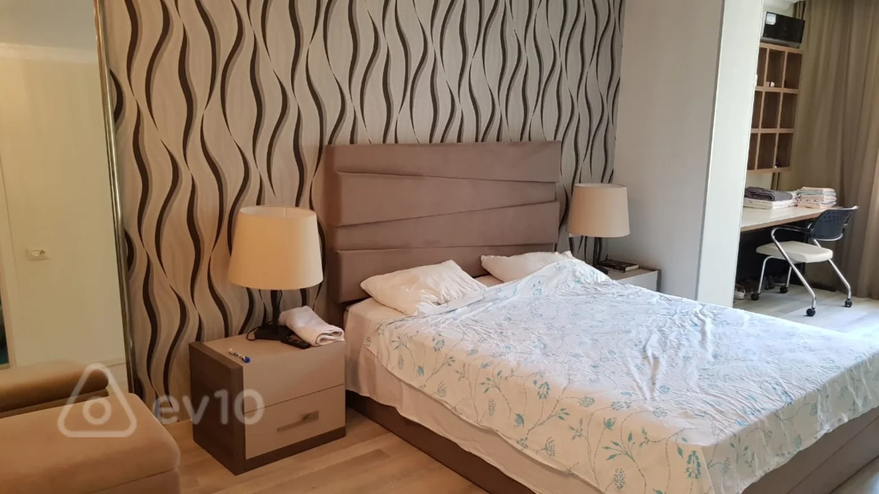 Kirayə verilir 2 otaqlı köhnə tikili 68 m²