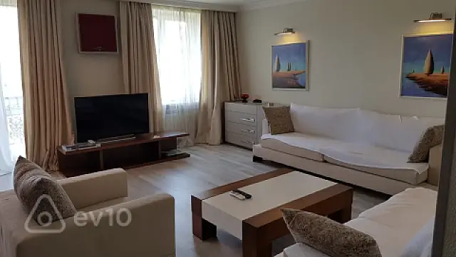 Kirayə verilir 2 otaqlı köhnə tikili 68 m²