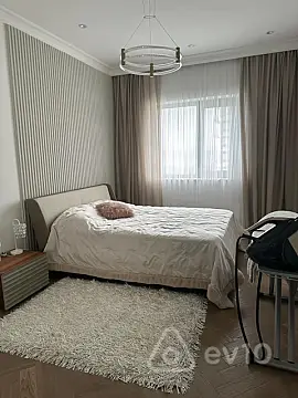 Kirayə verilir 3 otaqlı yeni tikili 190 m²