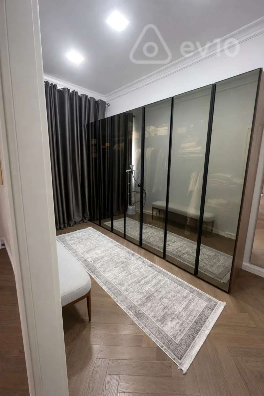 Kirayə verilir 3 otaqlı yeni tikili 190 m²