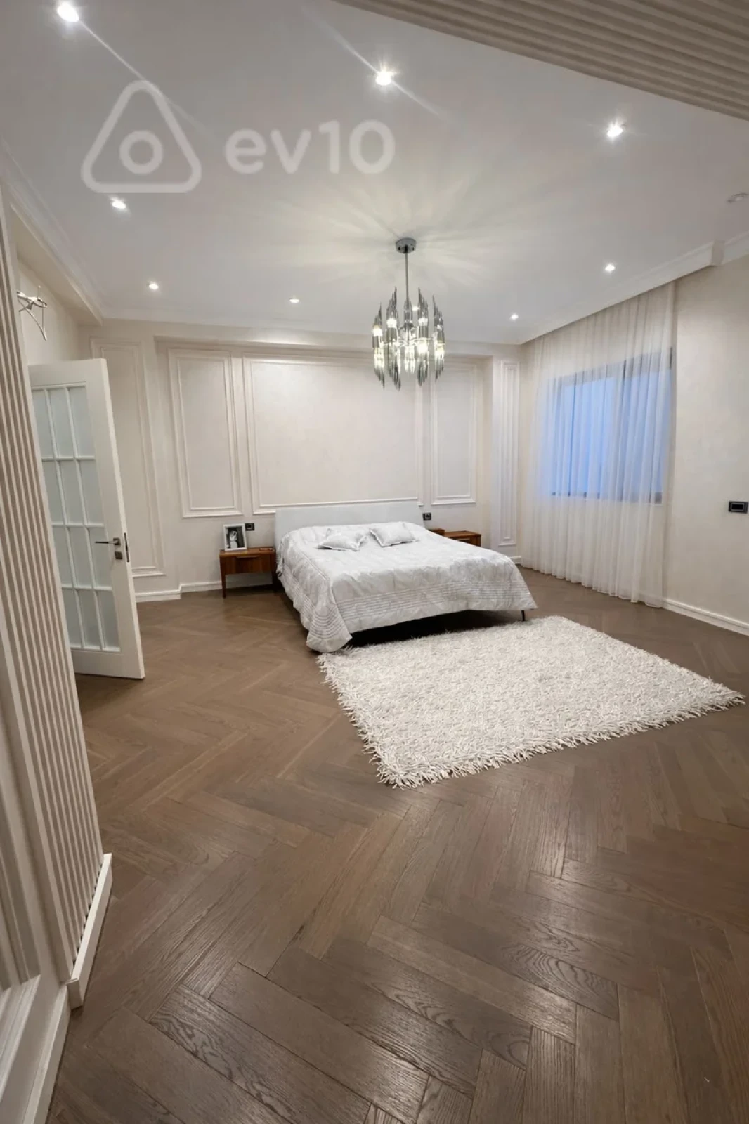 Kirayə verilir 3 otaqlı yeni tikili 190 m²