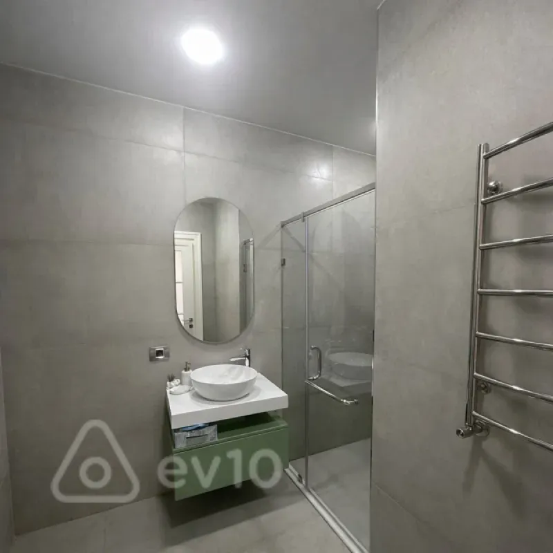 Kirayə verilir 3 otaqlı yeni tikili 190 m²