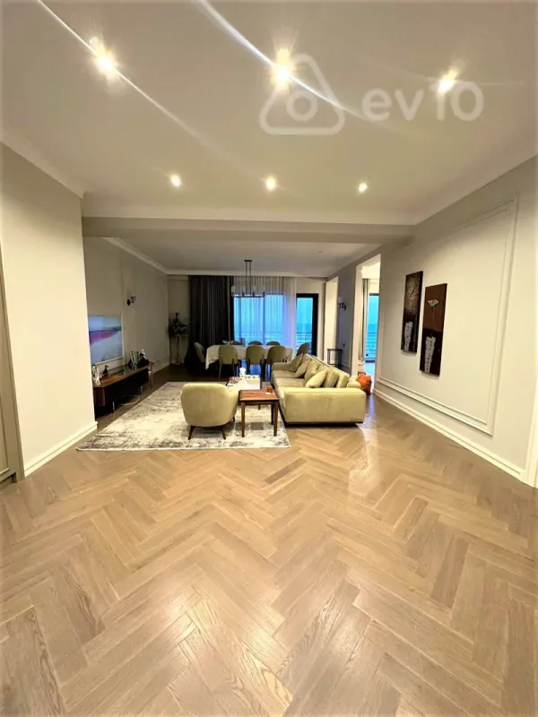 Kirayə verilir 3 otaqlı yeni tikili 190 m²