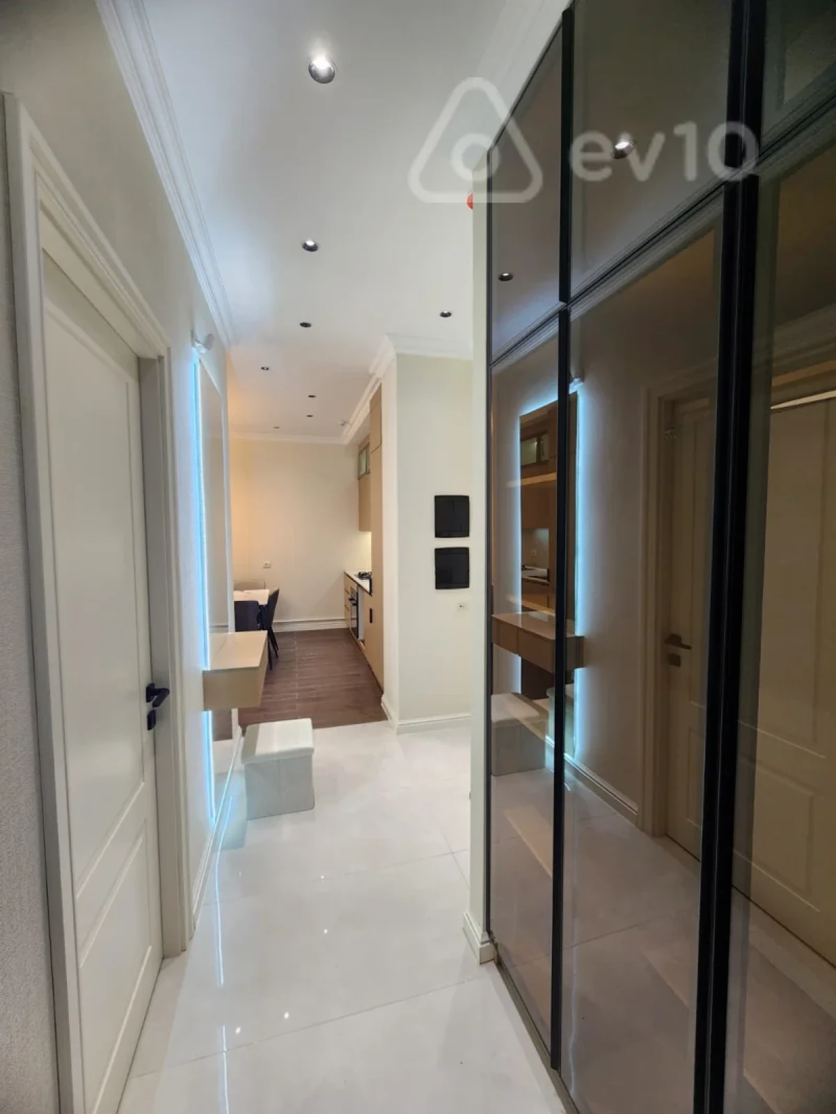 Kirayə verilir 3 otaqlı yeni tikili 72 m²