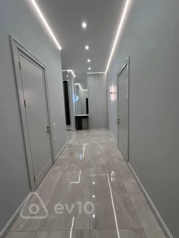 Kirayə verilir 3 otaqlı yeni tikili 120 m²