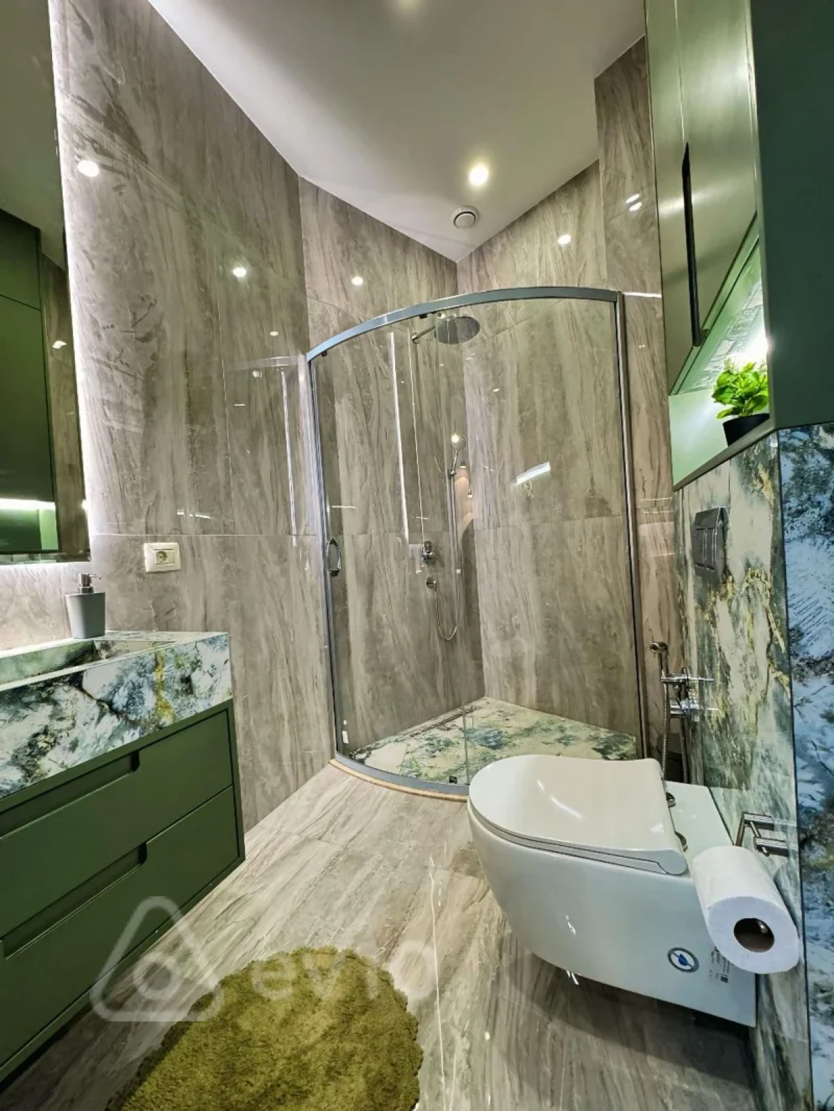 Kirayə verilir 3 otaqlı yeni tikili 120 m²