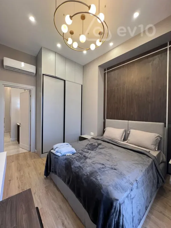 Kirayə verilir 3 otaqlı yeni tikili 120 m²