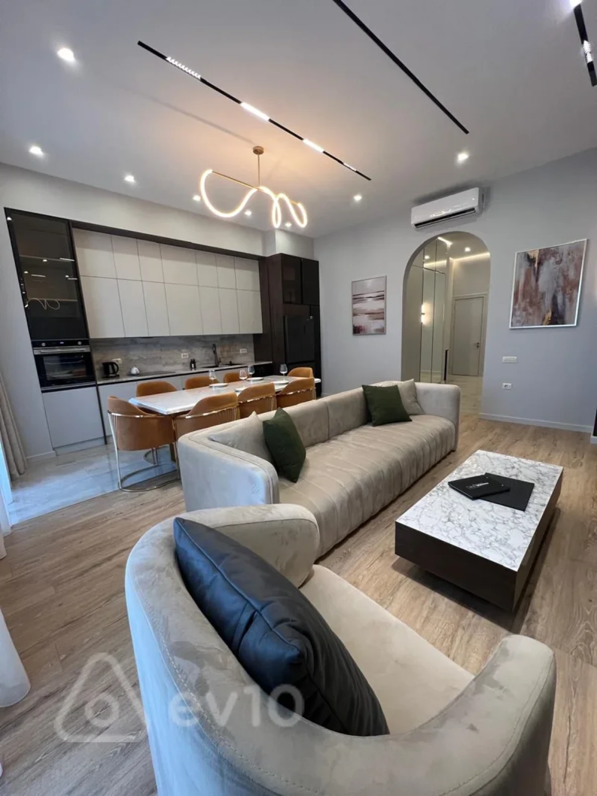 Kirayə verilir 3 otaqlı yeni tikili 120 m²