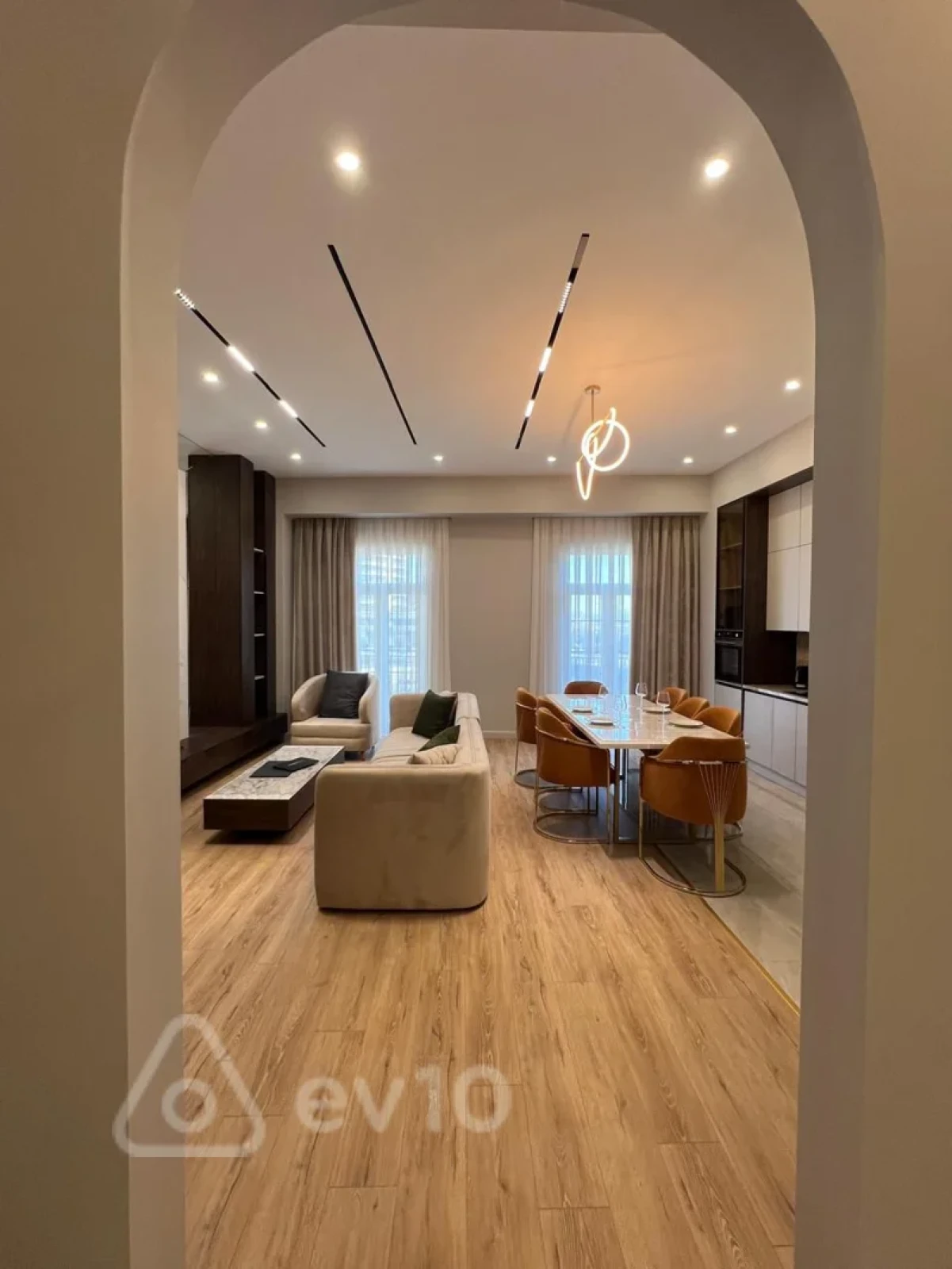 Kirayə verilir 3 otaqlı yeni tikili 120 m²