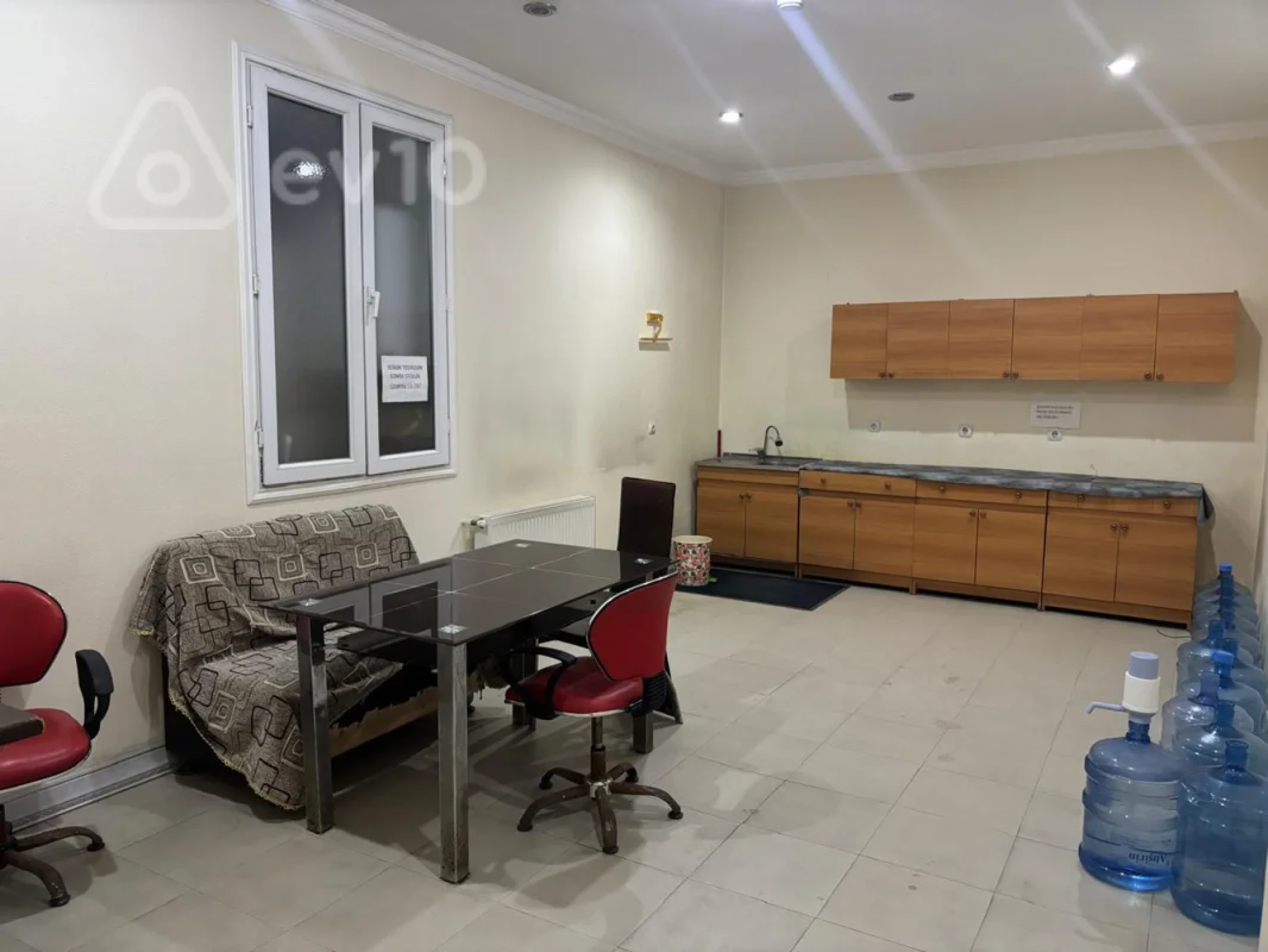 Kirayə verilir 8 otaqlı ofis 365 m²