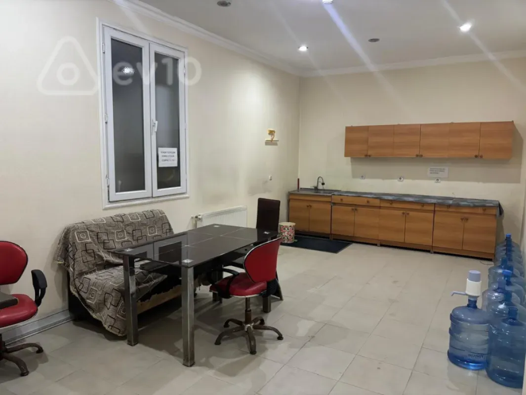 Kirayə verilir 8 otaqlı ofis 365 m²