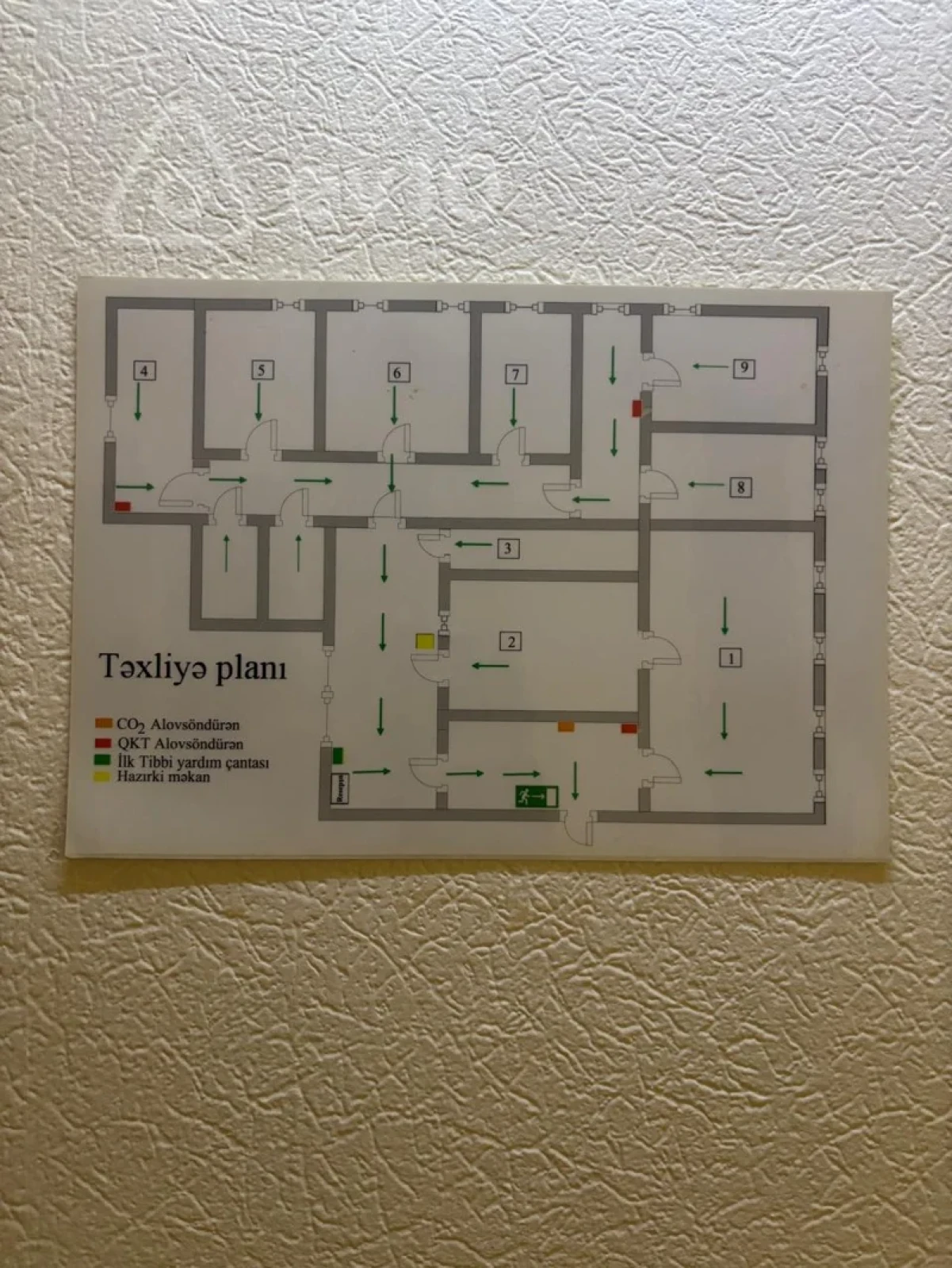 Kirayə verilir 8 otaqlı ofis 365 m²