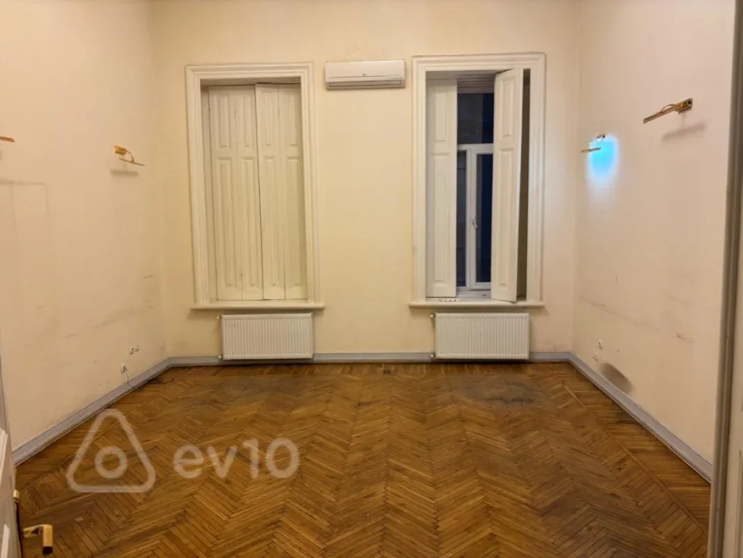 Kirayə verilir 8 otaqlı ofis 365 m²