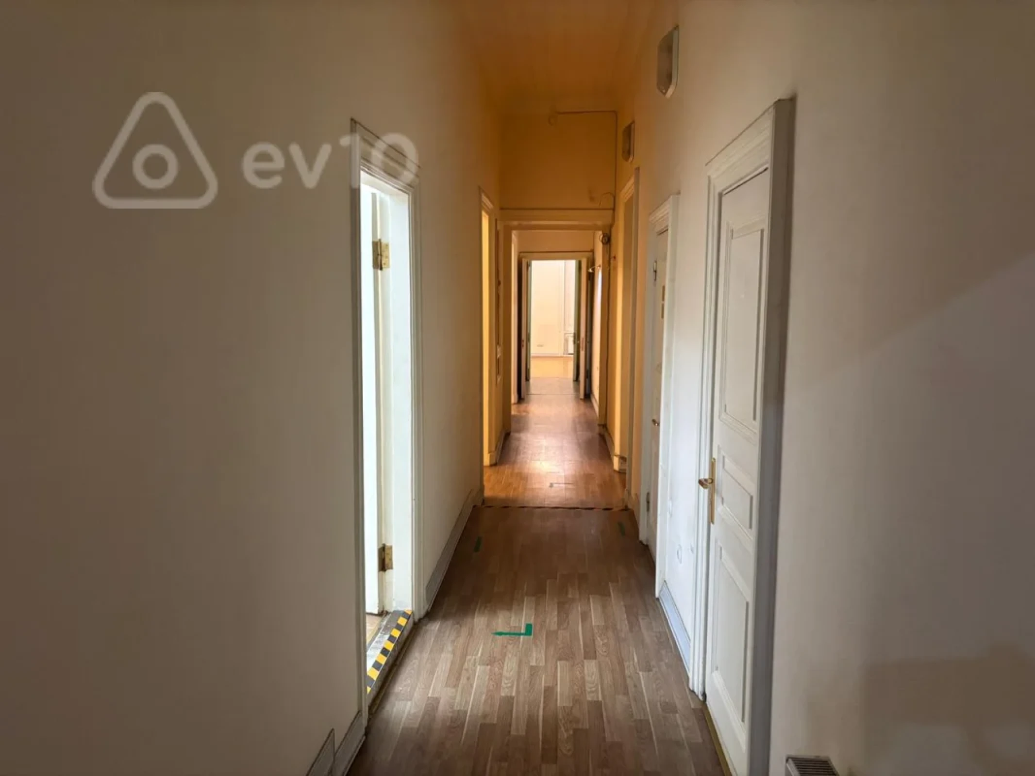 Kirayə verilir 8 otaqlı ofis 365 m²