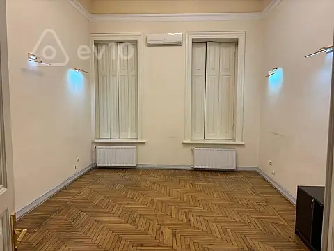Kirayə verilir 8 otaqlı ofis 365 m²