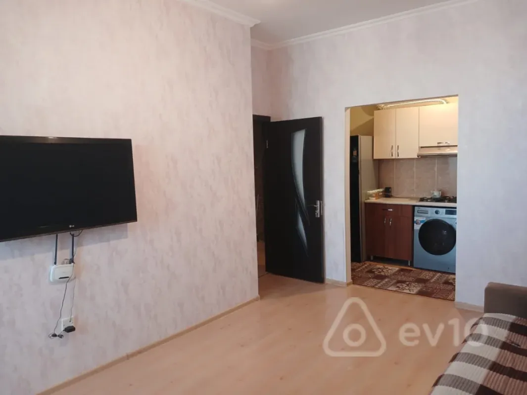 Kirayə verilir 2 otaqlı yeni tikili 60 m²