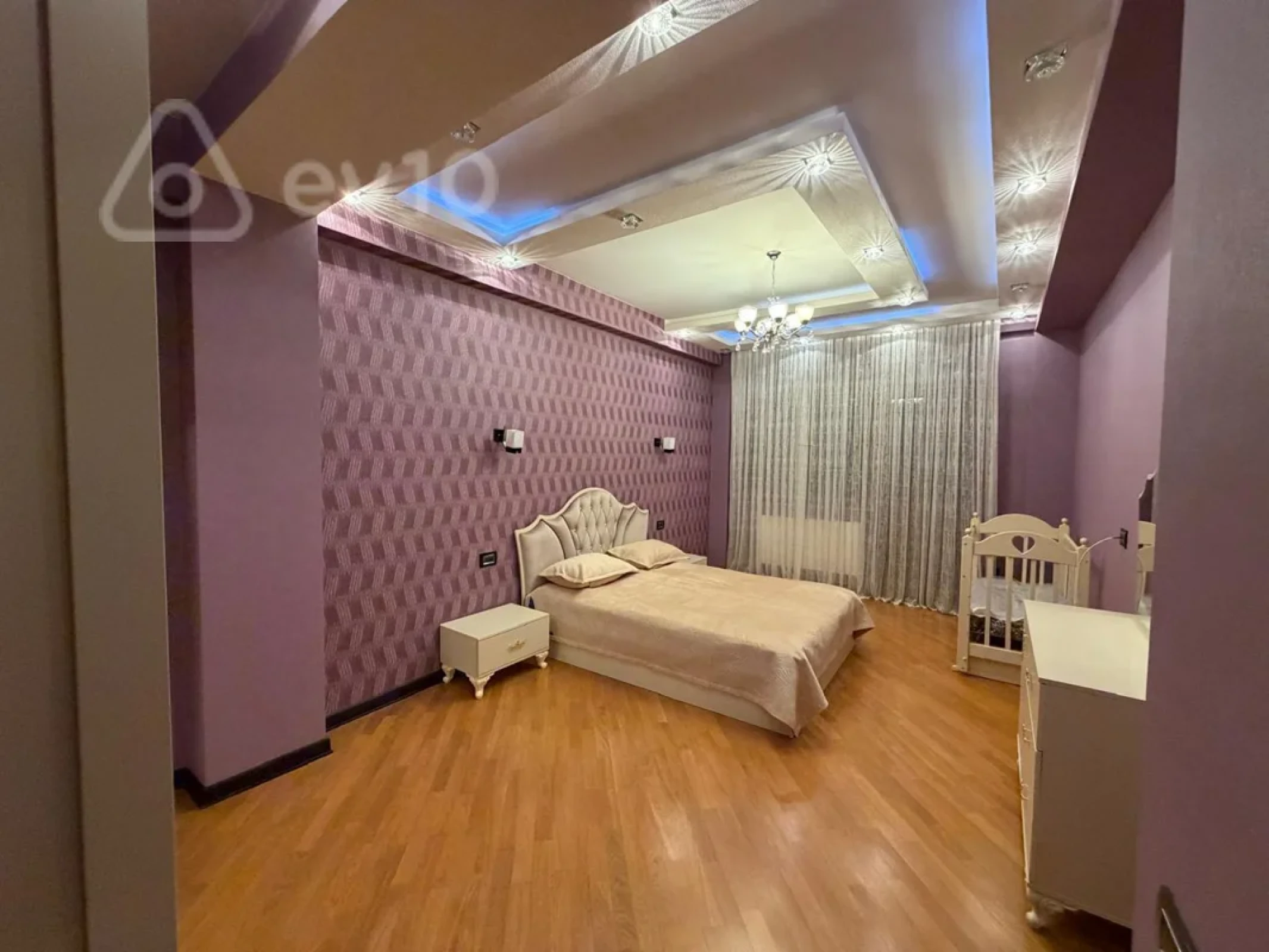 Kirayə verilir 3 otaqlı yeni tikili 130 m²