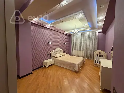 Kirayə verilir 3 otaqlı yeni tikili 130 m²