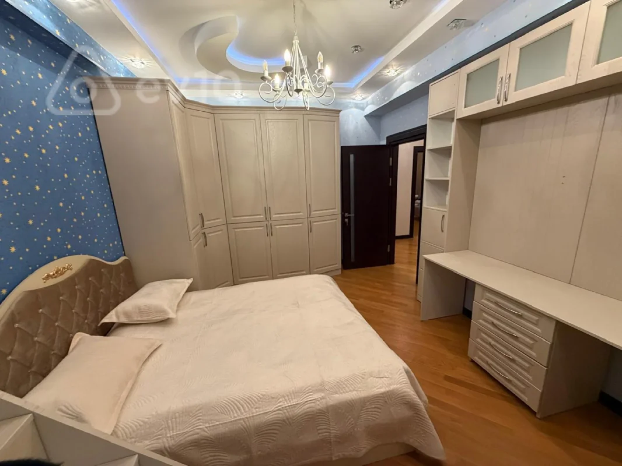 Kirayə verilir 3 otaqlı yeni tikili 130 m²