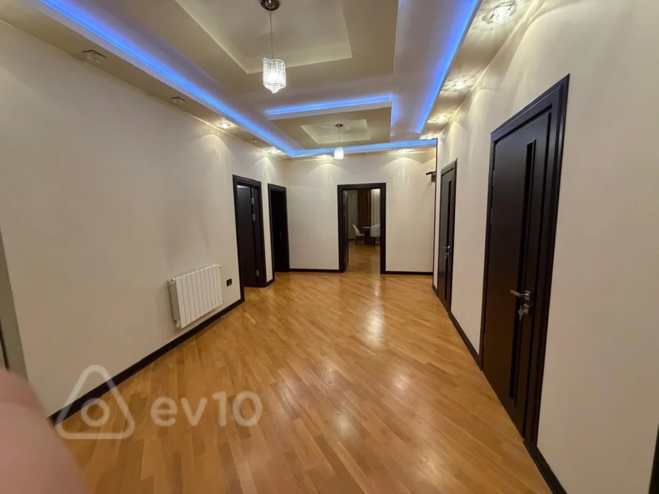 Kirayə verilir 3 otaqlı yeni tikili 130 m²