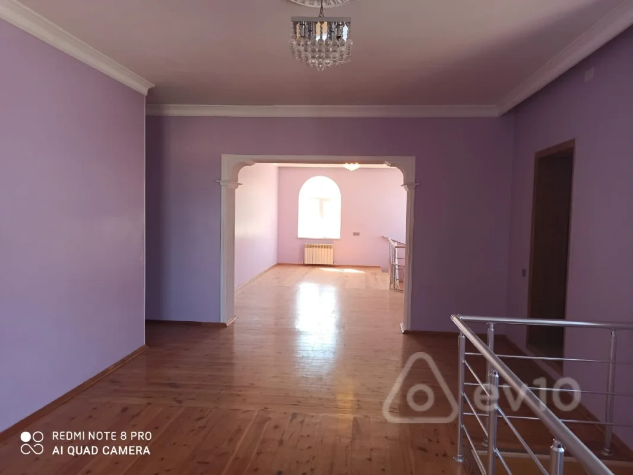Satılır 8 otaqlı həyət evi 300 m²