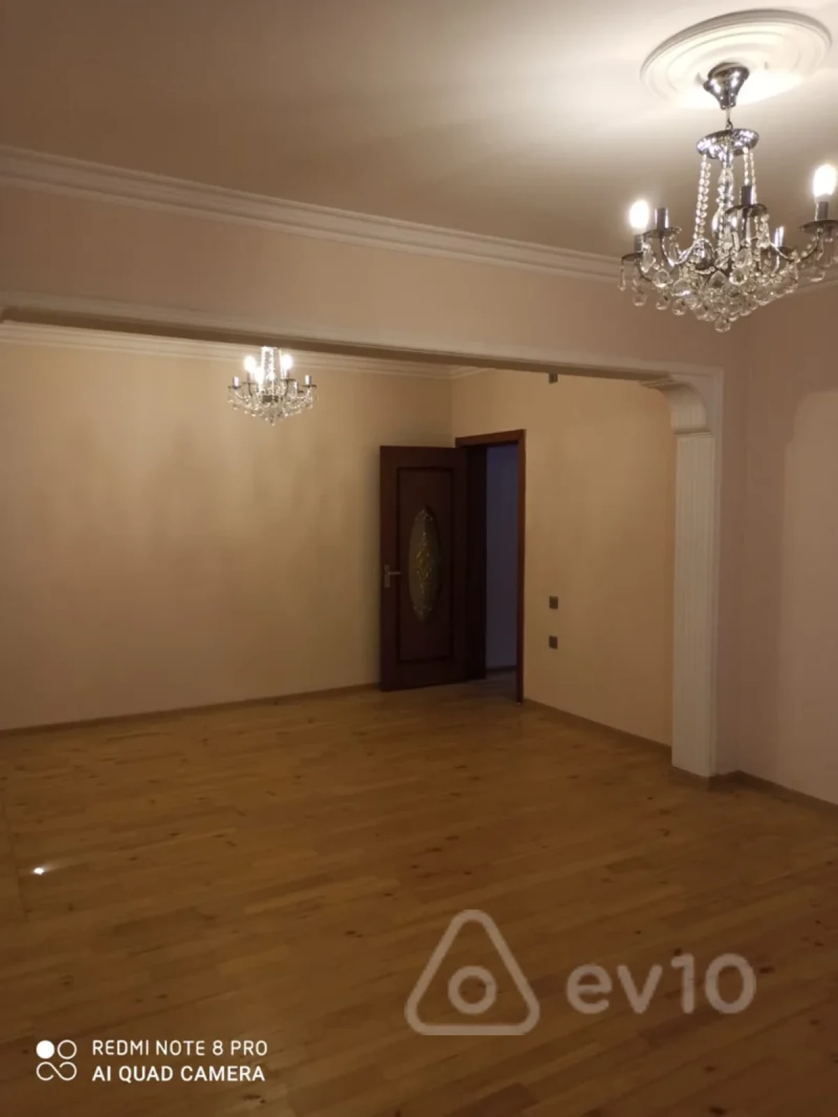 Satılır 8 otaqlı həyət evi 300 m²