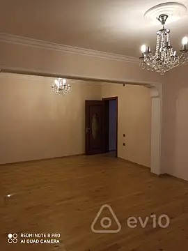 Satılır 8 otaqlı həyət evi 300 m²
