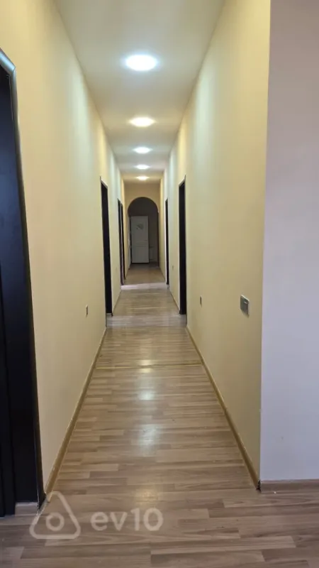 Kirayə verilir mənzil 170 m²