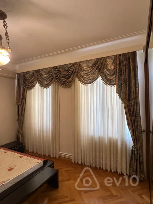 Kirayə verilir 3 otaqlı köhnə tikili 98 m²