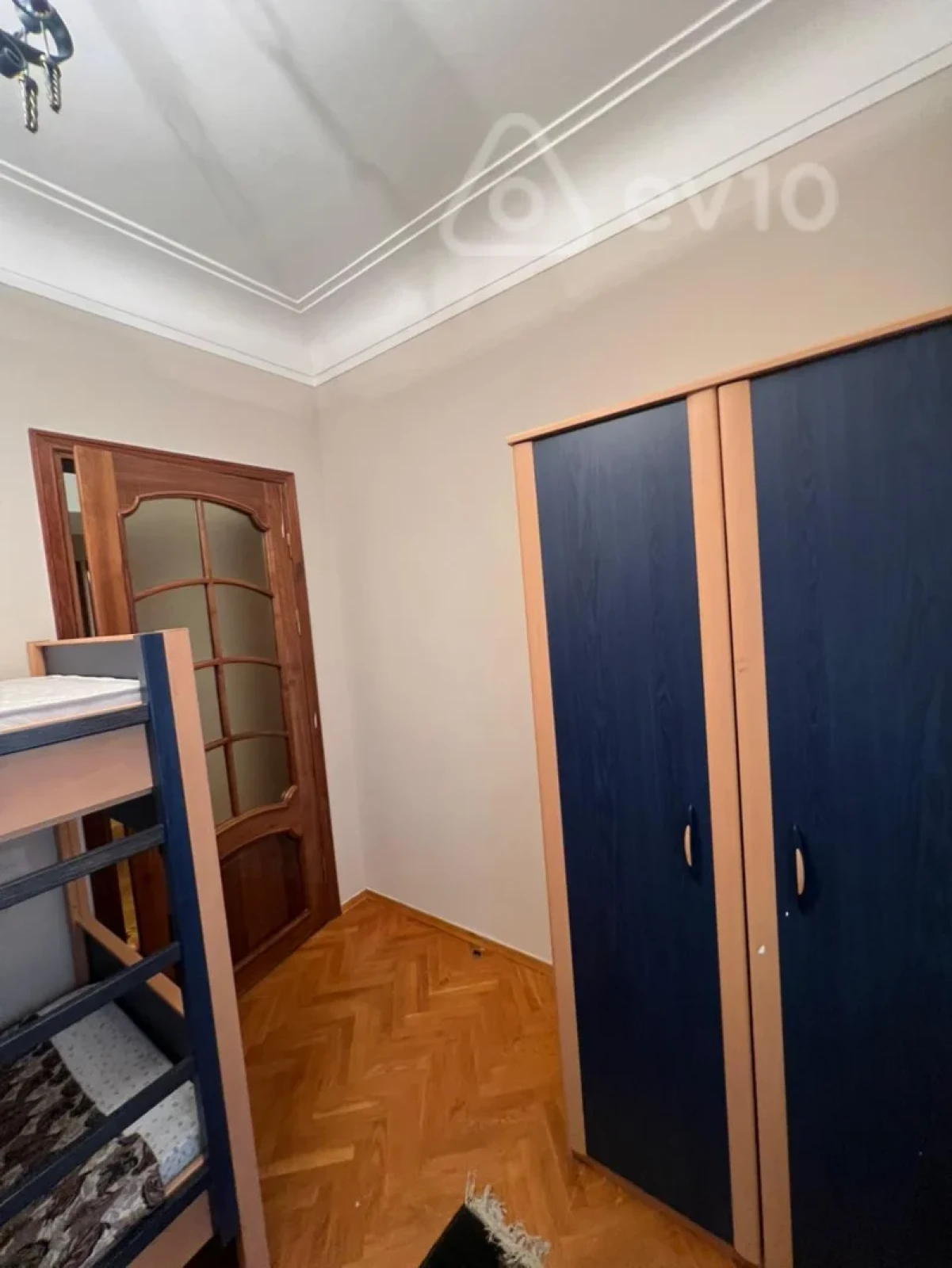 Kirayə verilir 3 otaqlı köhnə tikili 98 m²