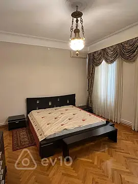 Kirayə verilir 3 otaqlı köhnə tikili 98 m²