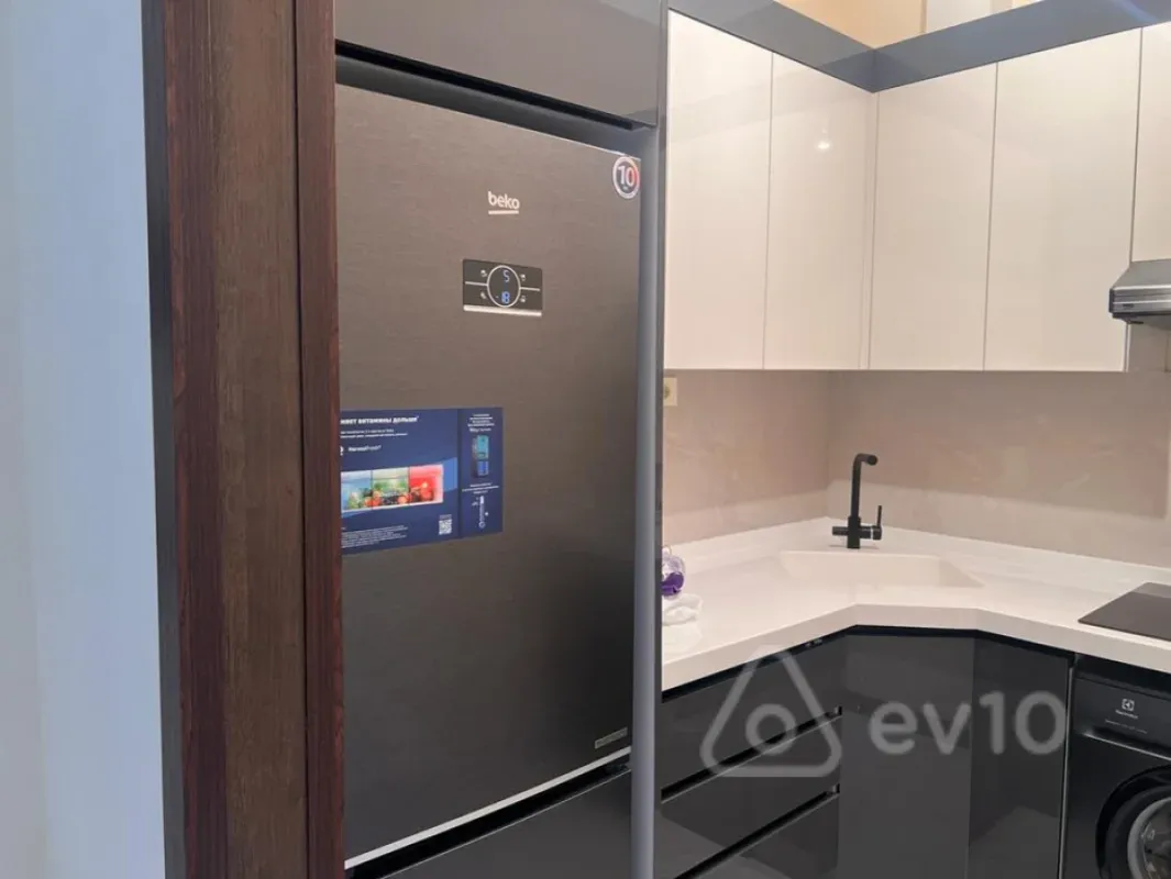 Kirayə verilir 2 otaqlı yeni tikili 80 m²