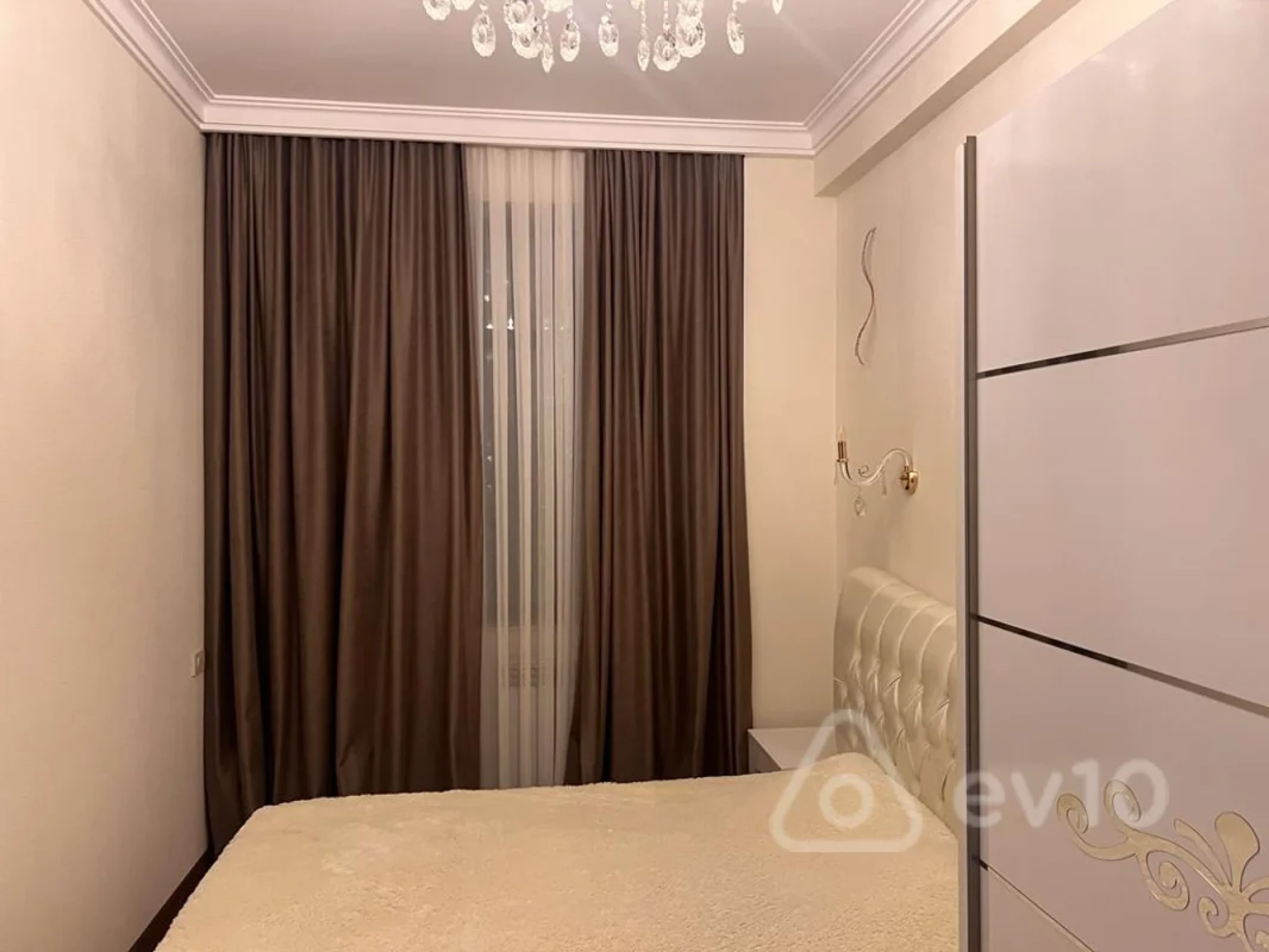 Kirayə verilir 2 otaqlı yeni tikili 80 m²
