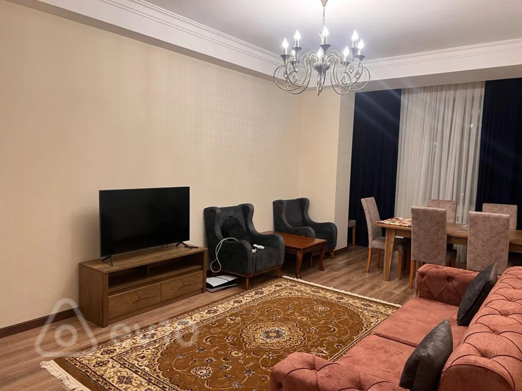 Kirayə verilir 2 otaqlı yeni tikili 80 m²