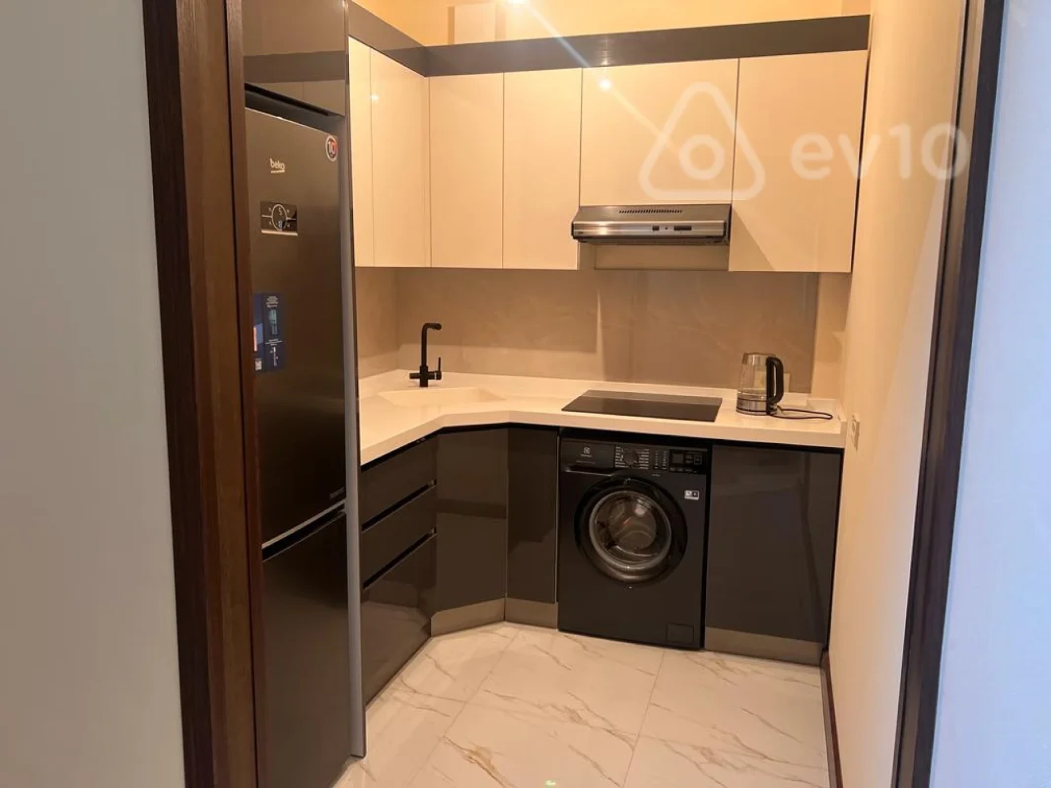Kirayə verilir 2 otaqlı yeni tikili 80 m²