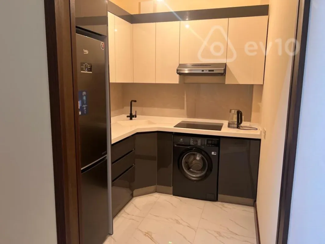 Kirayə verilir 2 otaqlı yeni tikili 80 m²