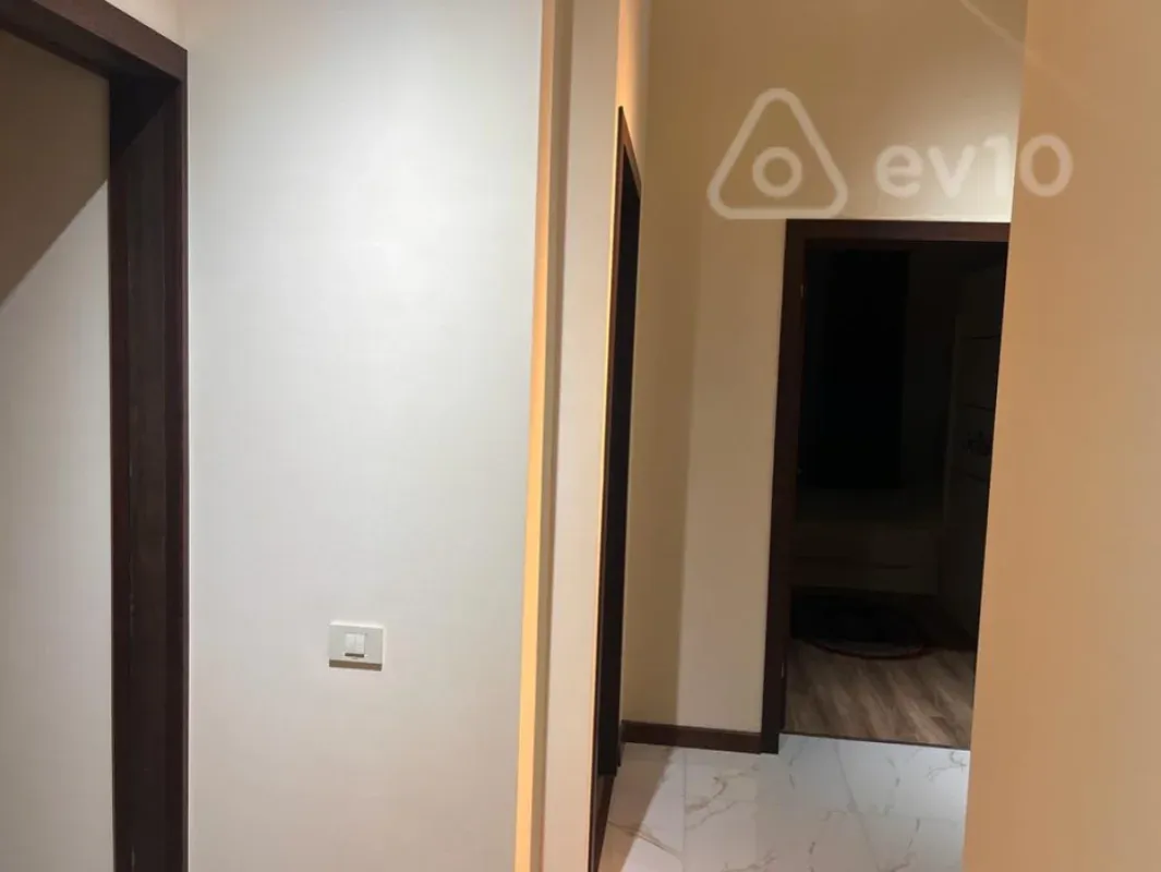 Kirayə verilir 2 otaqlı yeni tikili 80 m²