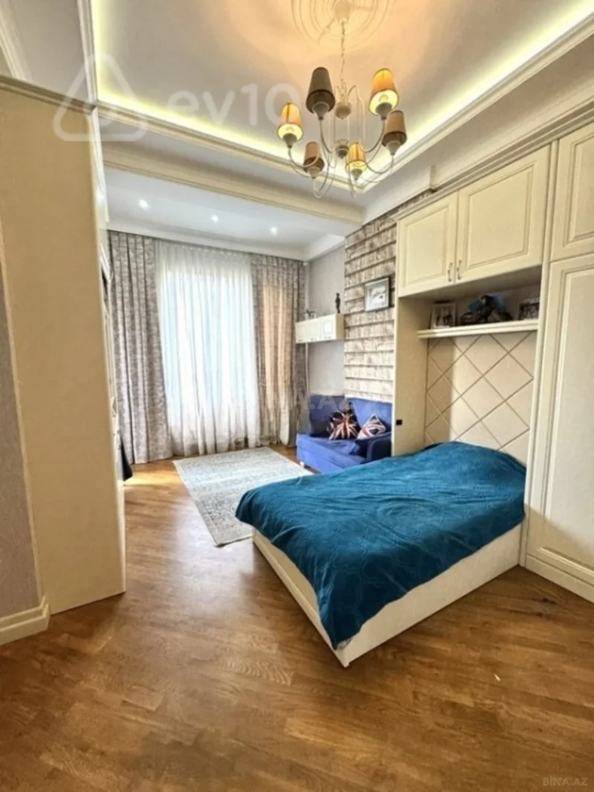 Kirayə verilir 4 otaqlı yeni tikili 174 m²