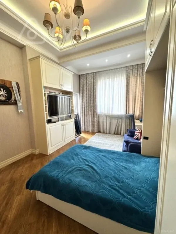 Kirayə verilir 4 otaqlı yeni tikili 174 m²