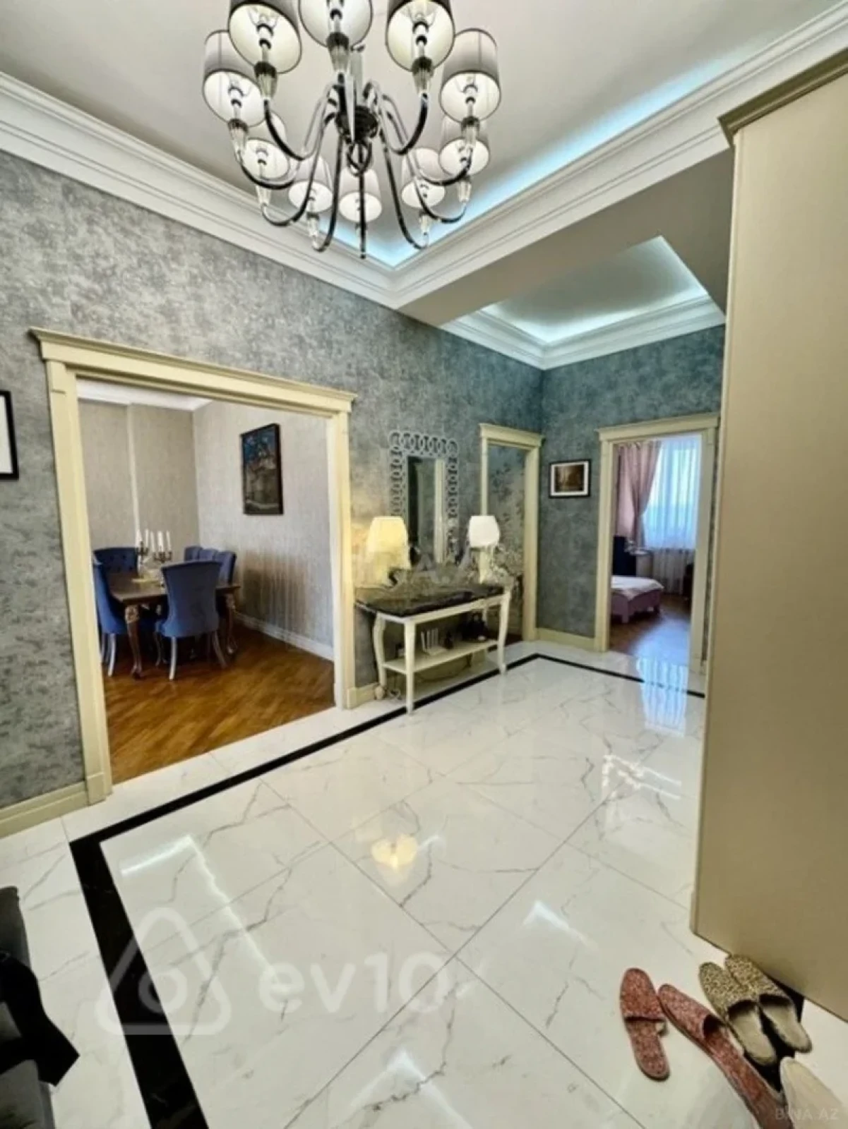 Kirayə verilir 4 otaqlı yeni tikili 174 m²