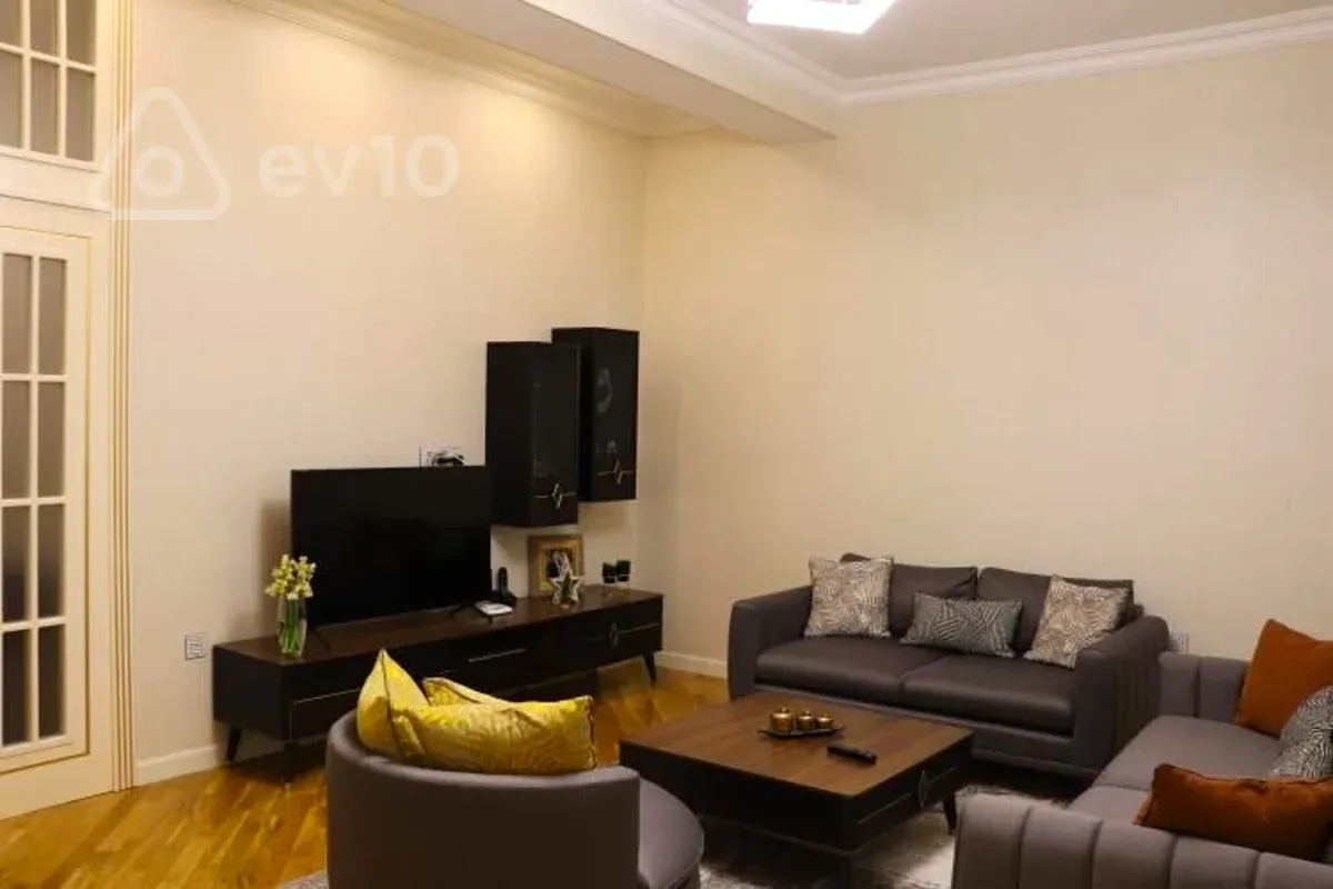 Satılır 3 otaqlı yeni tikili 80 m²