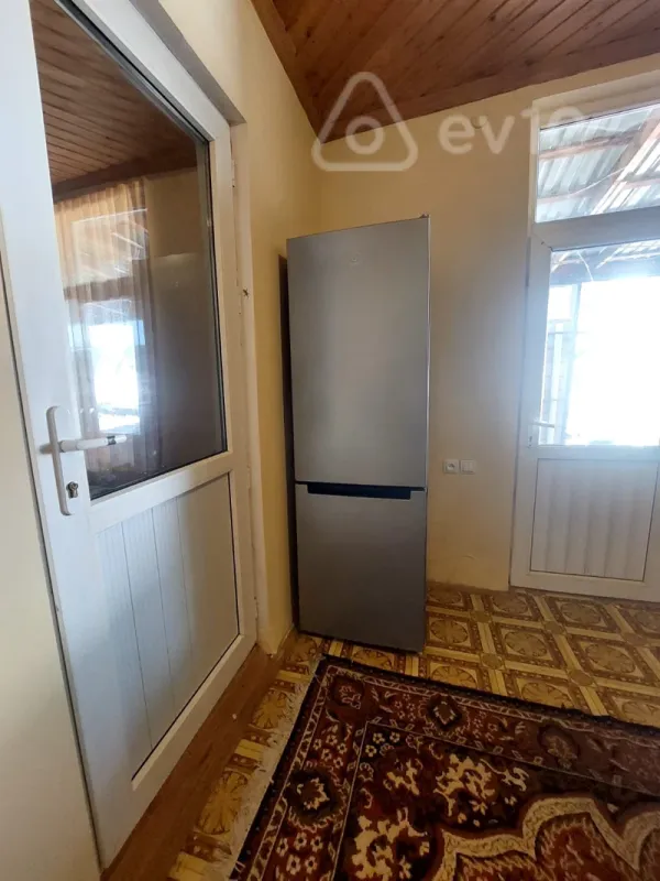Kirayə verilir 2 otaqlı yeni tikili 87 m²