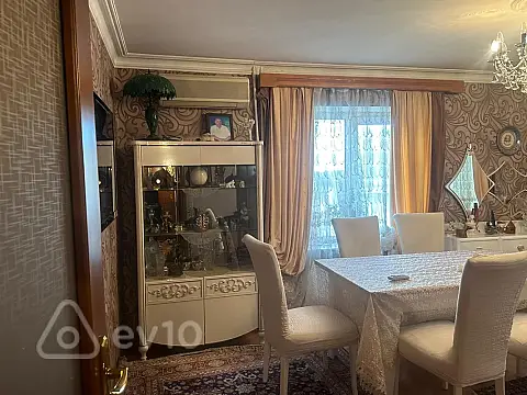 Kirayə verilir 2 otaqlı köhnə tikili 60 m²