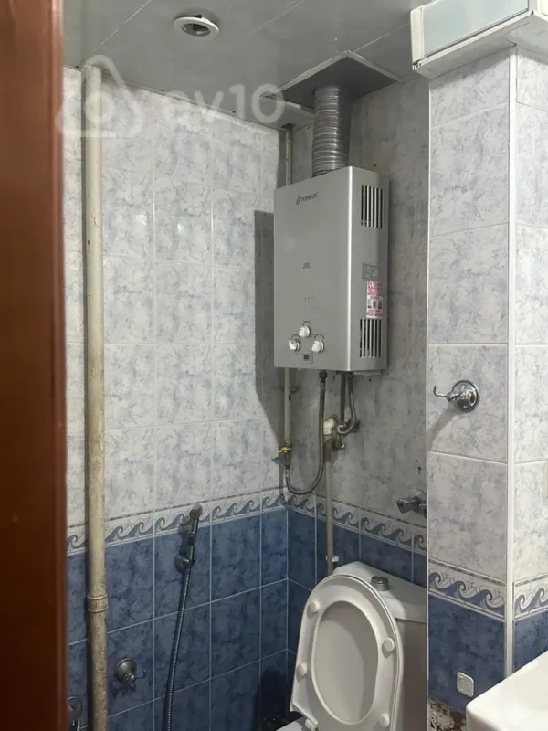 Kirayə verilir 2 otaqlı köhnə tikili 60 m²
